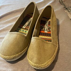 Celebrity Pink Women's Brown Espadrille Flats